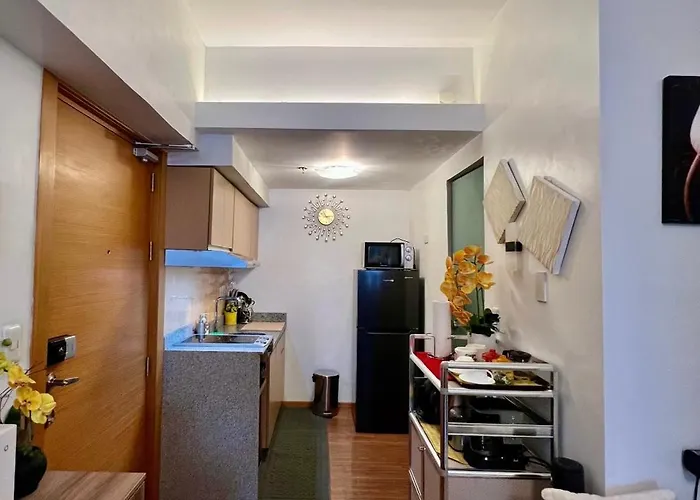 Sweet Staycation Aparthotel 4*